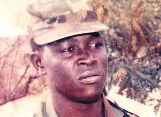 Foto Mbaye Diagne, seorang penjaga perdamaian PBB yang tidak menaati perintah untuk mundur ketika Genosida Rwanda di tahun 1994. Bertindak atas inisiatifnya sendiri, dia memulai misi penyelamatan. Dia dipuji karena sendirian menyelamatkan nyawa orang Tutsi dan Hutu moderat.