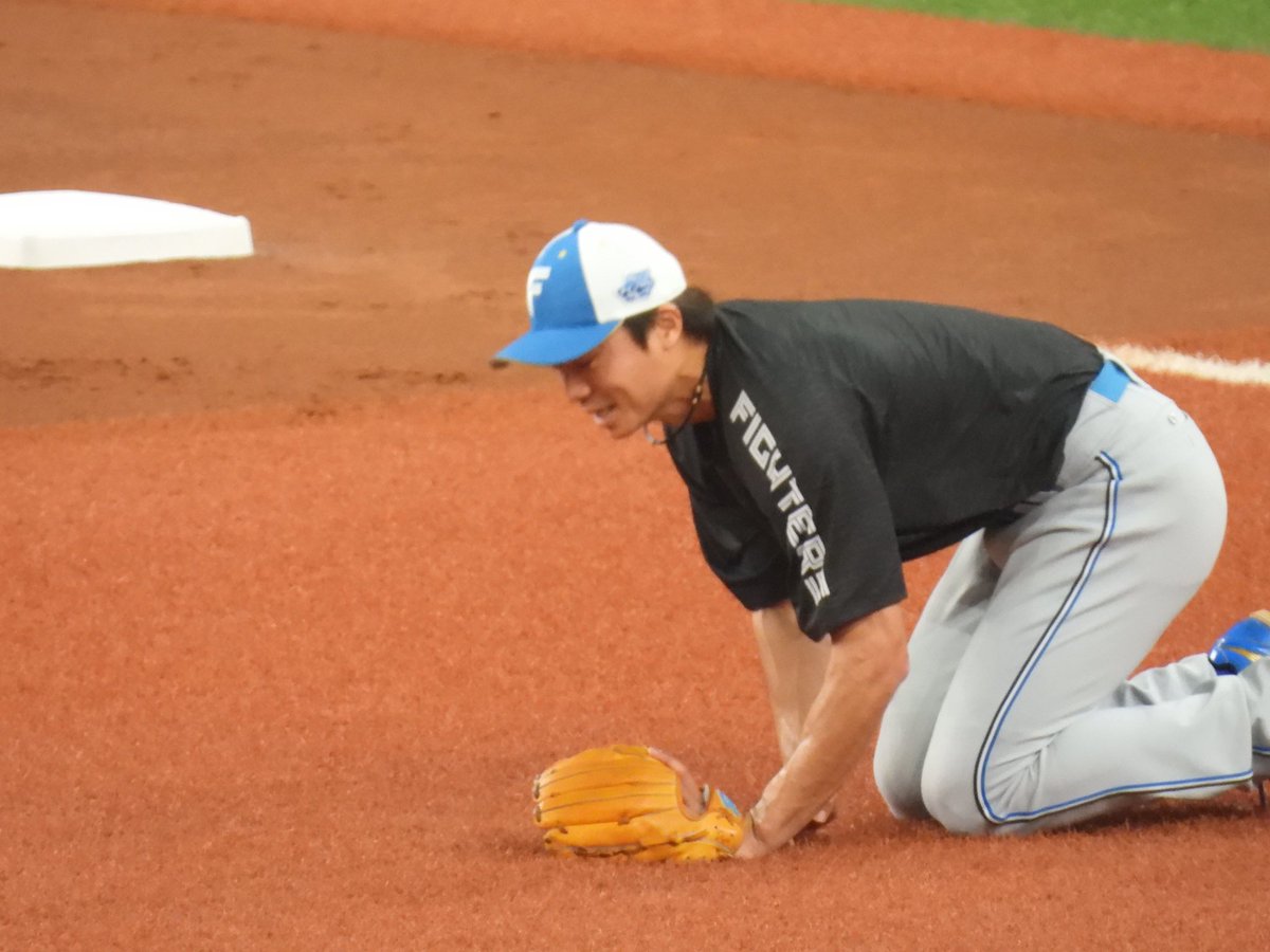 転がってました😅

#ファイターズかわいい総選挙 #中島卓也