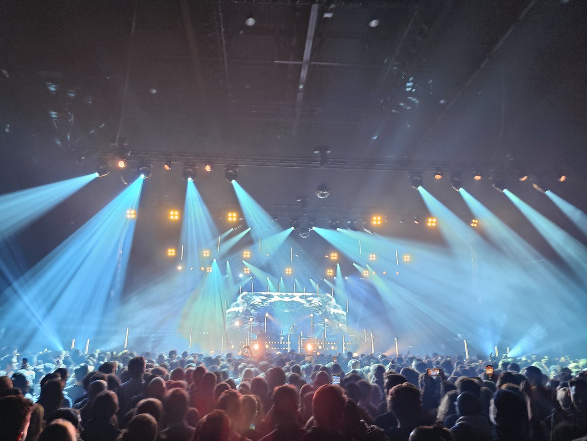 This time last year 📍 Will Thomas traveling the world on Bonobo's tour with his trusty MagicQ MQ500M console supplied by Colour Sound Experiment Ltd.

#ChamSys #crewlife #MagicQinControl #lightingdesigner #lightingdesigners #lightingshow #concertlighting