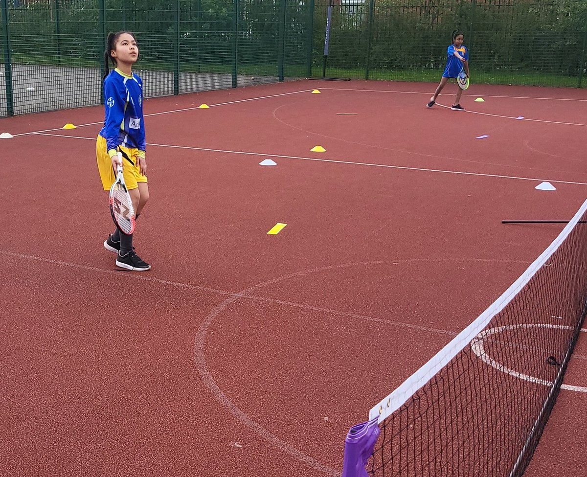 Well done to those taking part in the Year 4 tennis cluster today. Great fun had by everyone. 🎾