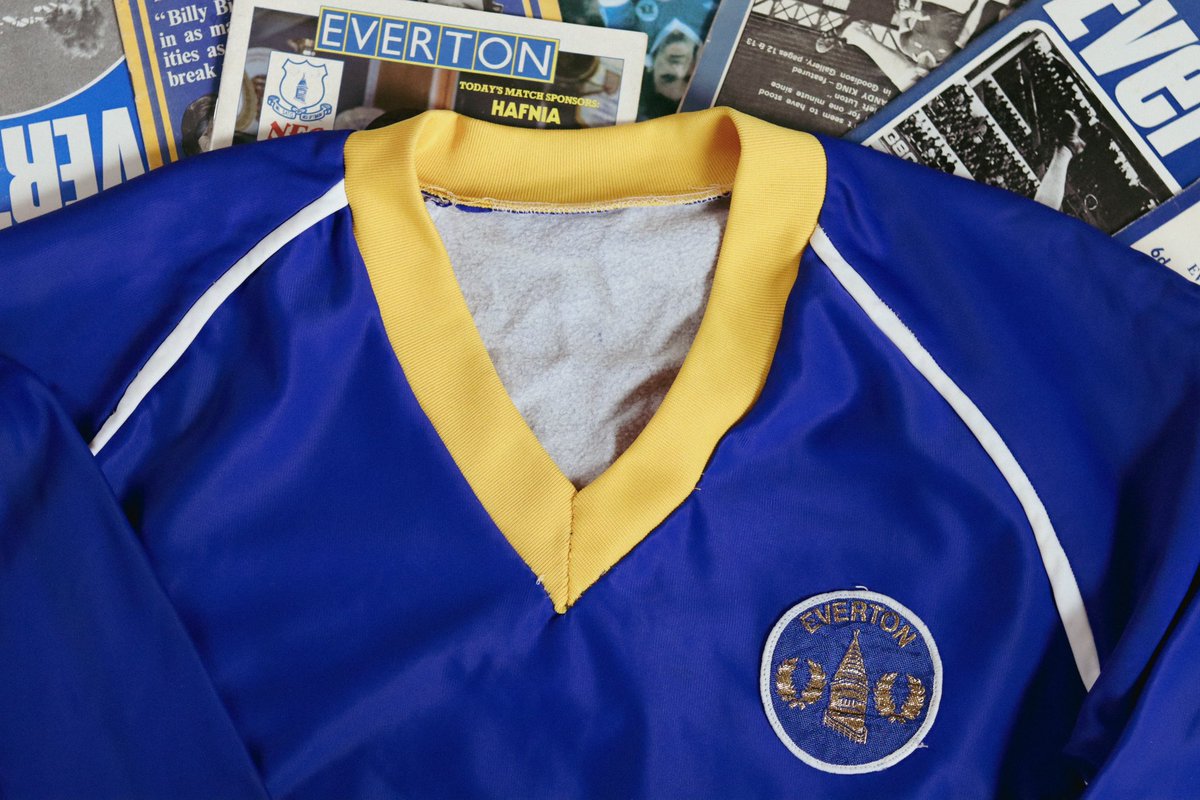 82/83(?) EFC | Phoney Evertonia Everyone loves a phoney, a knock-off, lovingly handstiched kits when you couldn’t afford the real deal, or unique gear off the back of a lorry… It makes for a far more interesting piece over time. Whatever this shirt’s story, the Evertonia…