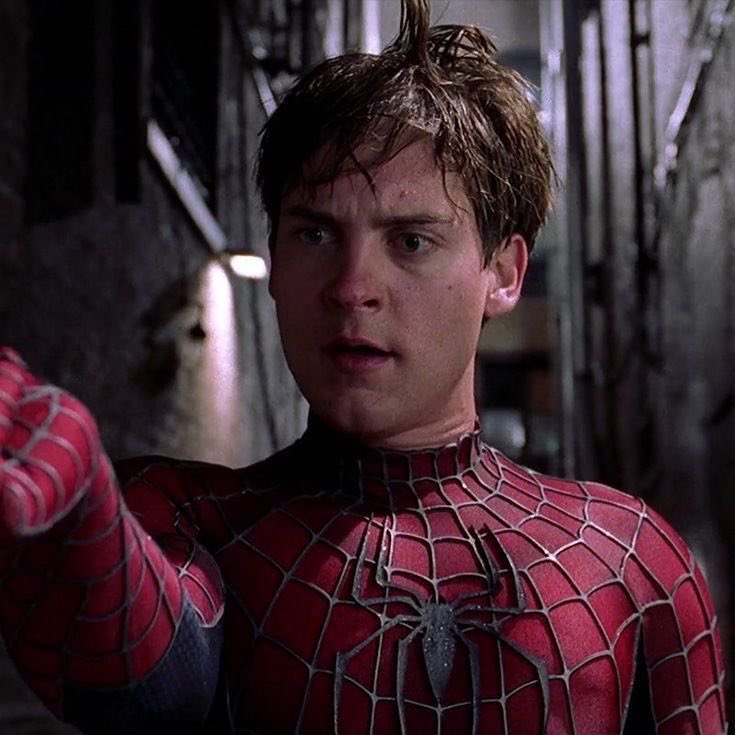 Spider-Man serisinin ilk filmi vizyona gireli 22 yıl oldu.
