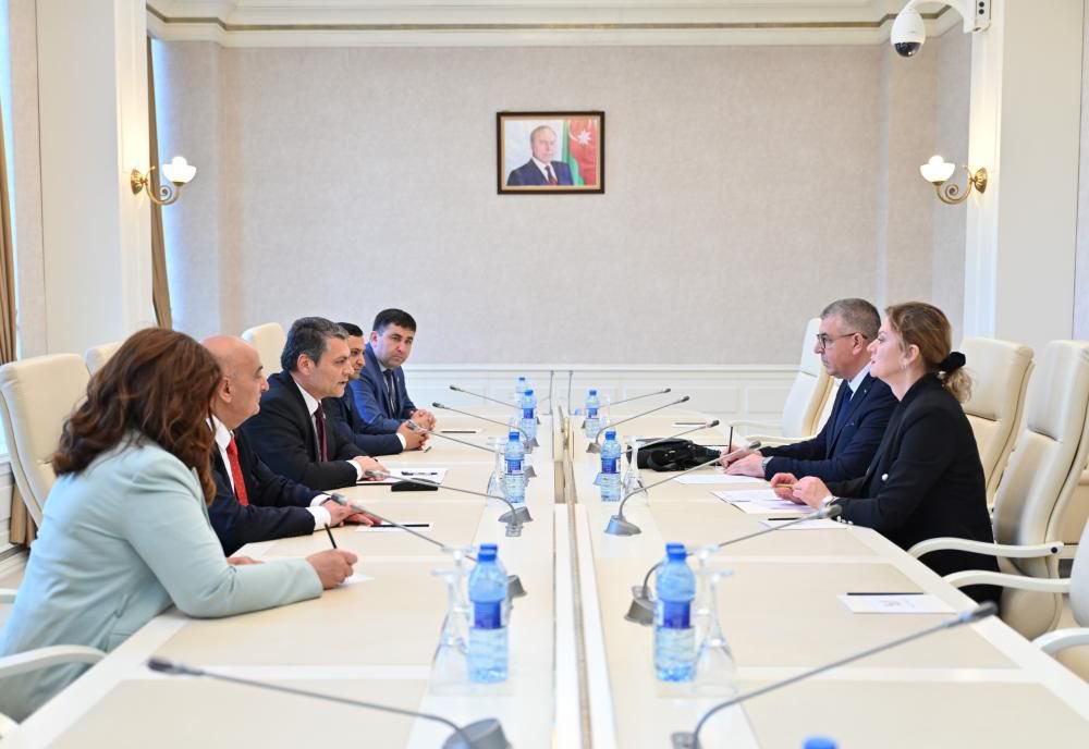 Milli Məclisdə Bosniya və Herseqovina Nümayəndələr Palatasının deputatı Nihad Omeroviç ilə görüşdə iştirak etdik