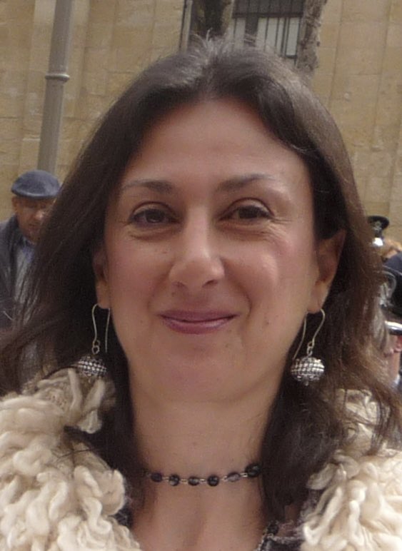 ‘The victim’, ‘her’ and ‘she’ who is repeatedly mentioned in the court hearings concerning the being standing trial for her murder has a name:

Daphne Caruana Galizia.

#ShowHerFace, #SayHerName:

#DaphneCaruanaGalizia