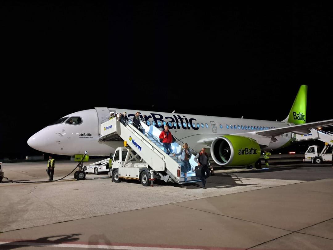 Aerodrom Skoplje je danas dobio novu aviokompaniju i novu liniju. airBaltic je otvorio novu liniju iz Skoplja za Rigu. 🇲🇰✈️