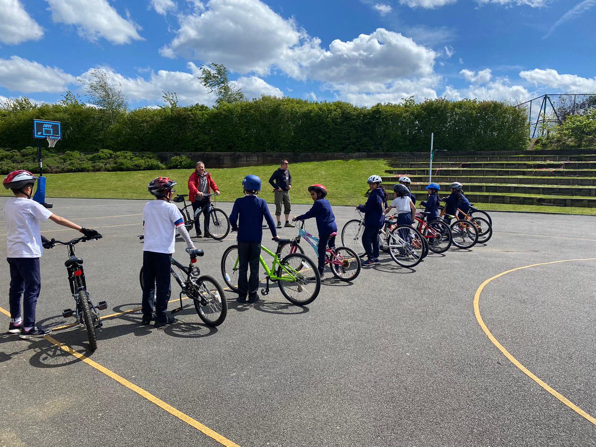 Y5 had a blast this week with a visit from the Bikability team! 🚴 They developed their gross motor skills and learned all about safe cycling. Promoting an active lifestyle and a fun way to travel to school! 🚴🏽‍♀️🚦💪🏾 #BikeToSchool #ActiveKids #SafeCycling