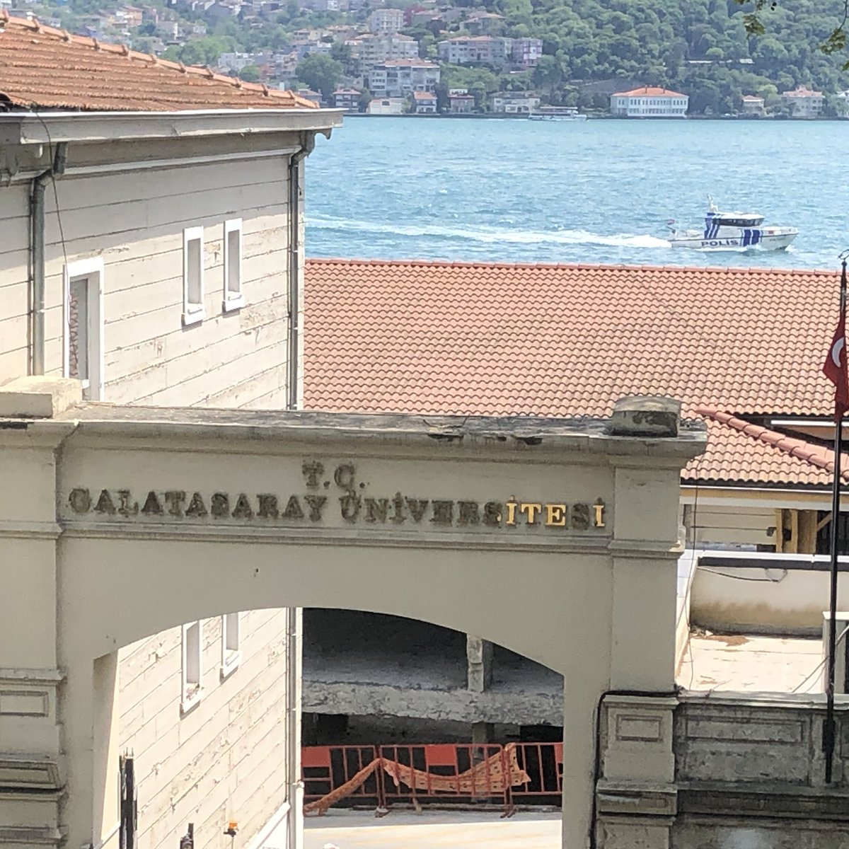 📱📻📰💻Bel échange avec les étudiant-es <a href="/Galatasaray_Uni/">Galatasaray Uni.</a>, à propos des transformations du journalisme au côté de @Sonia_Devillers 

🙏🏼Merci à<a href="/Ela33Angela/">Angela Anzelmo</a> et à ses collègues de pour leur accueil chaleureux.

Photo 2 de <a href="/ahmetagdogan/">Ahmet Ağdoğan</a> diplômé en 2021 du Master NPJ <a href="/univ_lyon2/">Université Lumière Lyon 2</a>