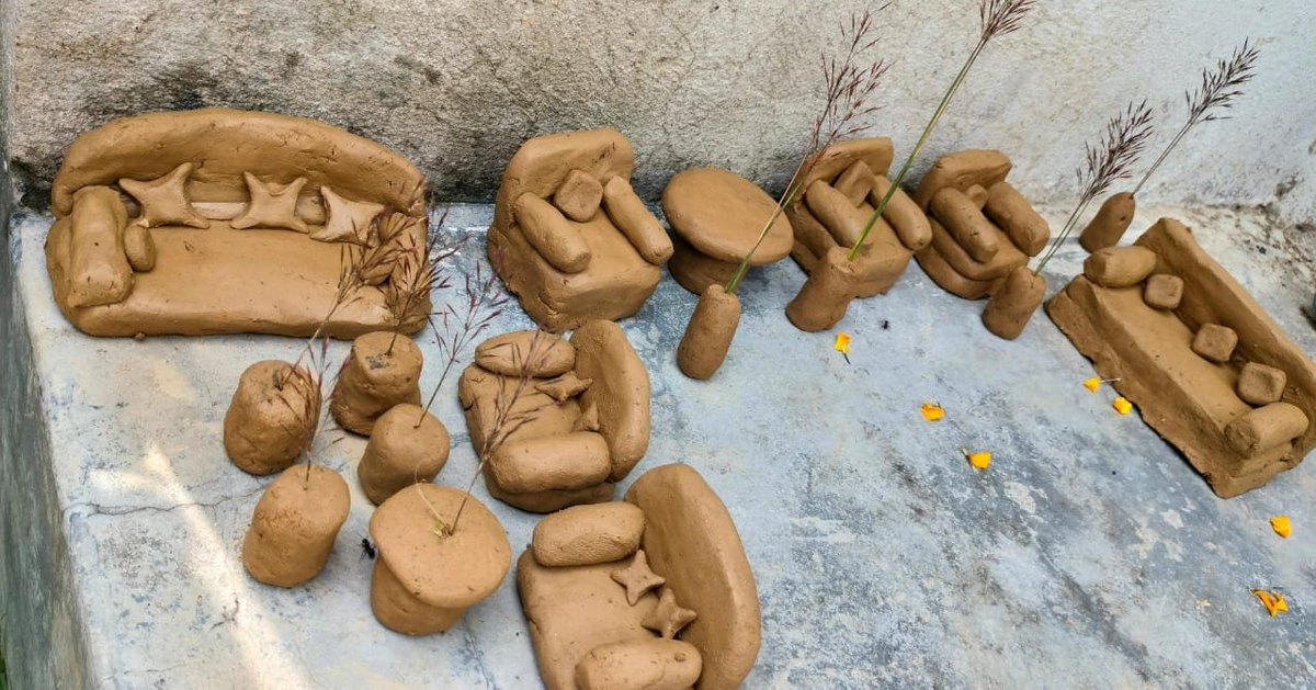 Creating handmade crafts in schools by students is a great way to introduce them to traditional pottery of Assam and teach them about concepts like size, height, color and more. #EducationForAll #FLN #schoolsassam