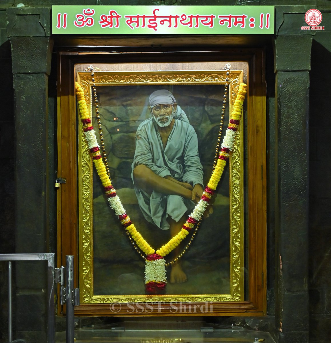 *!! ॐ साई राम !!* *श्री साईबाबा संस्थान विश्वस्त व्यवस्था,शिर्डी* *!! ॐ Sai Ram !!* *Shri Saibaba Sansthan Trust, Shirdi* ≈≈≈≈≈≈≈≈≈≈≈≈≈≈≈≈≈ *आरती :- धुपारती* *शुक्रवार ०३ मे २०२४* *Aarti :-Dhooparti* *Friday 03 May 2024*