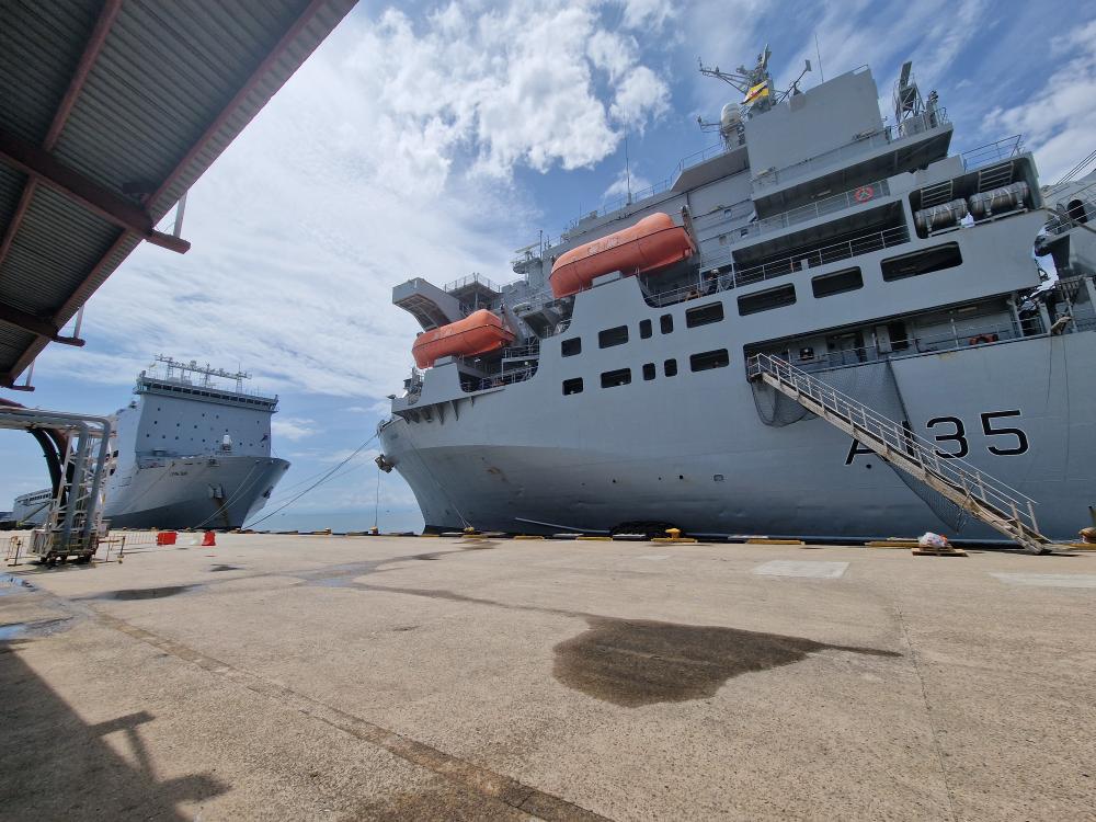 The Littoral Response Group (South) has transited from the Bay of Bengal to the South China Sea. @RFAArgus and @RFALymeBay now alongside in Muara🇧🇳Brunei