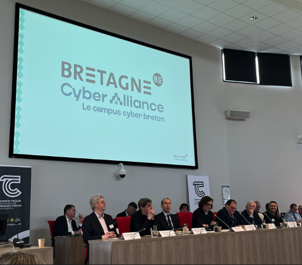 TreJerome's tweet photo. Moment important pour la #cyber en @regionbretagne : le lancement de Bretagne Cyber Alliance, qui portera la dynamique du @CampusCyberFr dans le territoire. C'est une fierté de participer à ce projet collaboratif avec les autres collectivités et l'ensemble de l'écosystème ! https://t.co/wiahH6sYQN