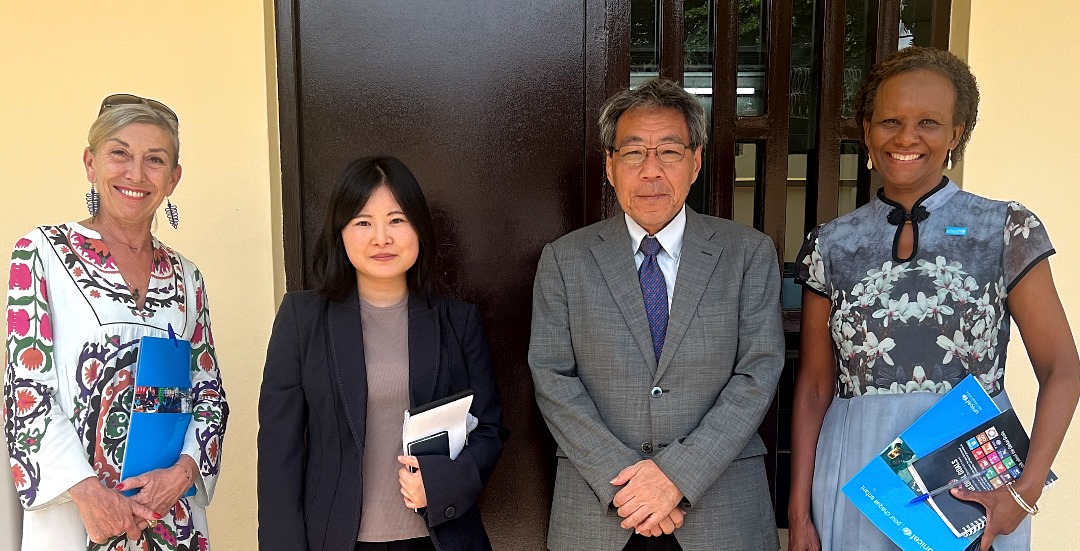 🌍🤝 @NPerraultUNICEF, met with Mr. IKEDA Kiyohiko, Chargé d'Affaires a.i of Japan Embassy in Cameroon to discuss boosting the #UNICEF-#Japan partnership for humanitarian and development programs for children in Cameroon. #ForEveryChild #GlobalPartnerships 🤝🌍 @unicefcameroon