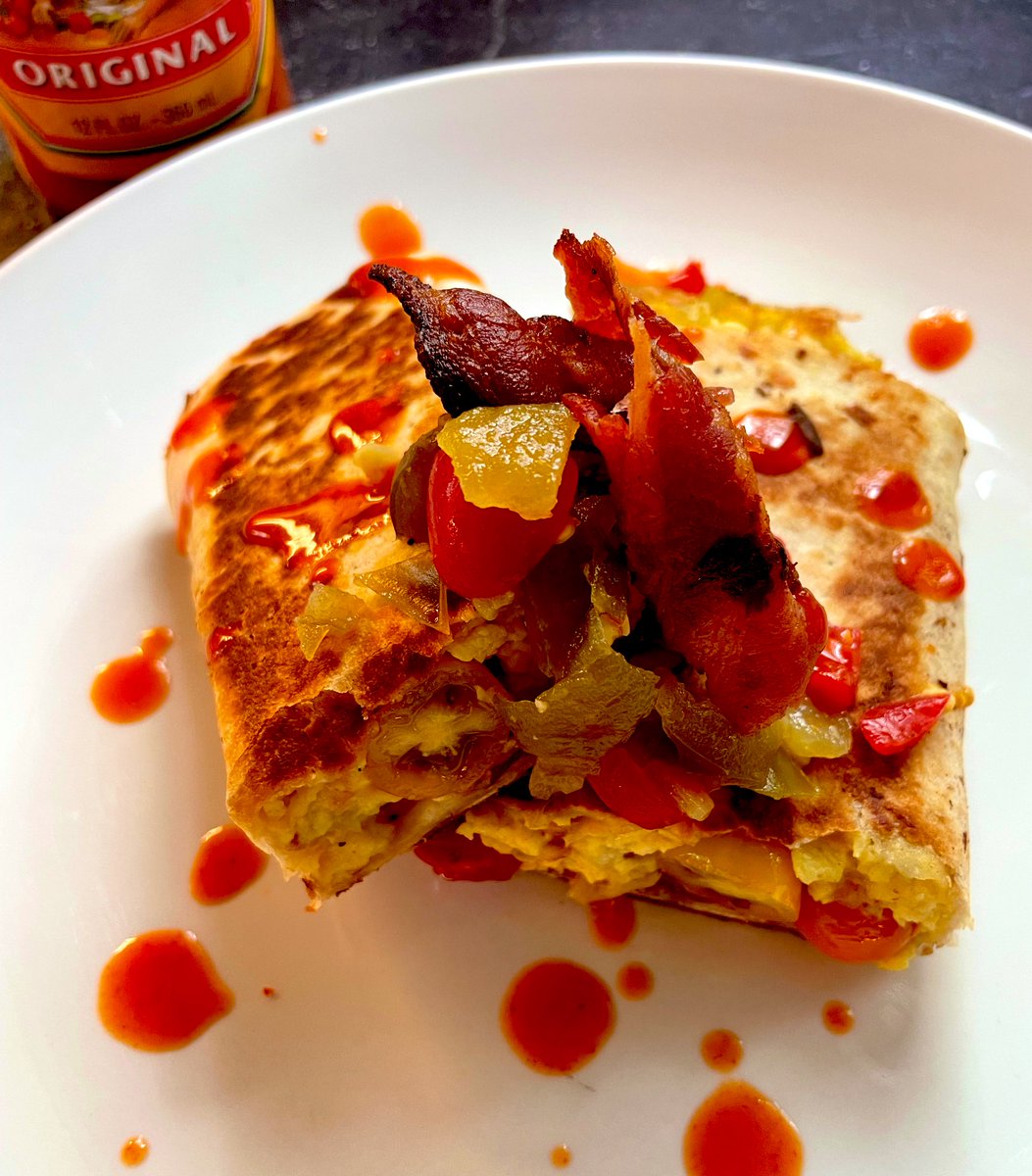 Breakfast burrito sounded good to me this morning. How about you, would this hit the spot?