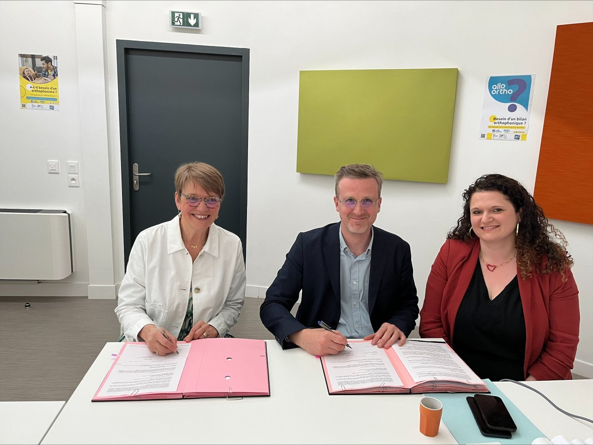 02/05 - @thomas_deroche, DG de l'@ars_normandie, et Nathalie Juliette, Présidente de l’URPS orthophonistes-libéraux Normandie, ont signé le contrat pluriannuel d’objectifs et de moyens pour le déploiement de la plateforme de prévention et soins en orthophonie (PPSO)