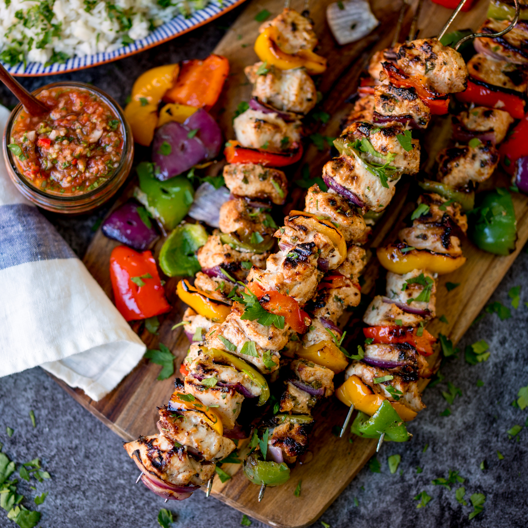 These Mexican Chicken Kebabs with Picante Salsa make a great addition to any barbecue! 
Perfect for a Cinco de Mayo celebration or a Bank Holiday BBQ (fingers crossed for some sunshine 🤞😎😋)

kitchensanctuary.com/mexican-chicke…
#kitchensanctuary #cincodemayo #bbqchicken