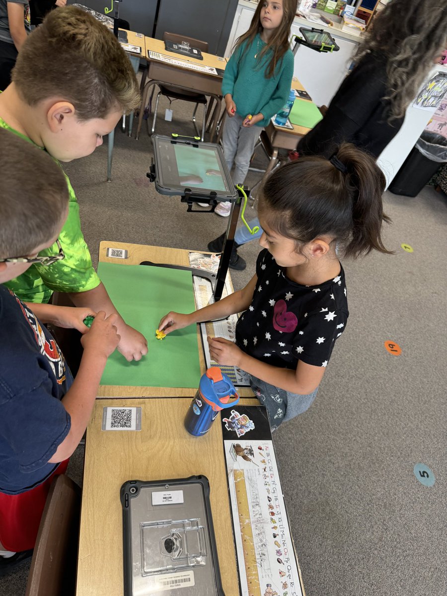 Bibbidi-Bobbidi-Boo! 🪄1st graders are learning #stopmotion!  They will be using #iMotion to create retellings of Cinderella! Can’t wait to see their fairy godmother magic!
#WitandWisdom @BCSDigitalLearn #MakingMagic #digitaltech