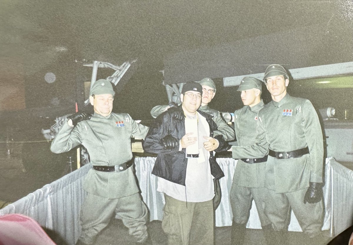 This week marks the 25th anniversary of the first Star Wars Celebrations. It was a rainy weekend but I had a blast hanging with fellow Star Wars geeks! Who else was there that weekend? #starwars #StarWarsCelebration