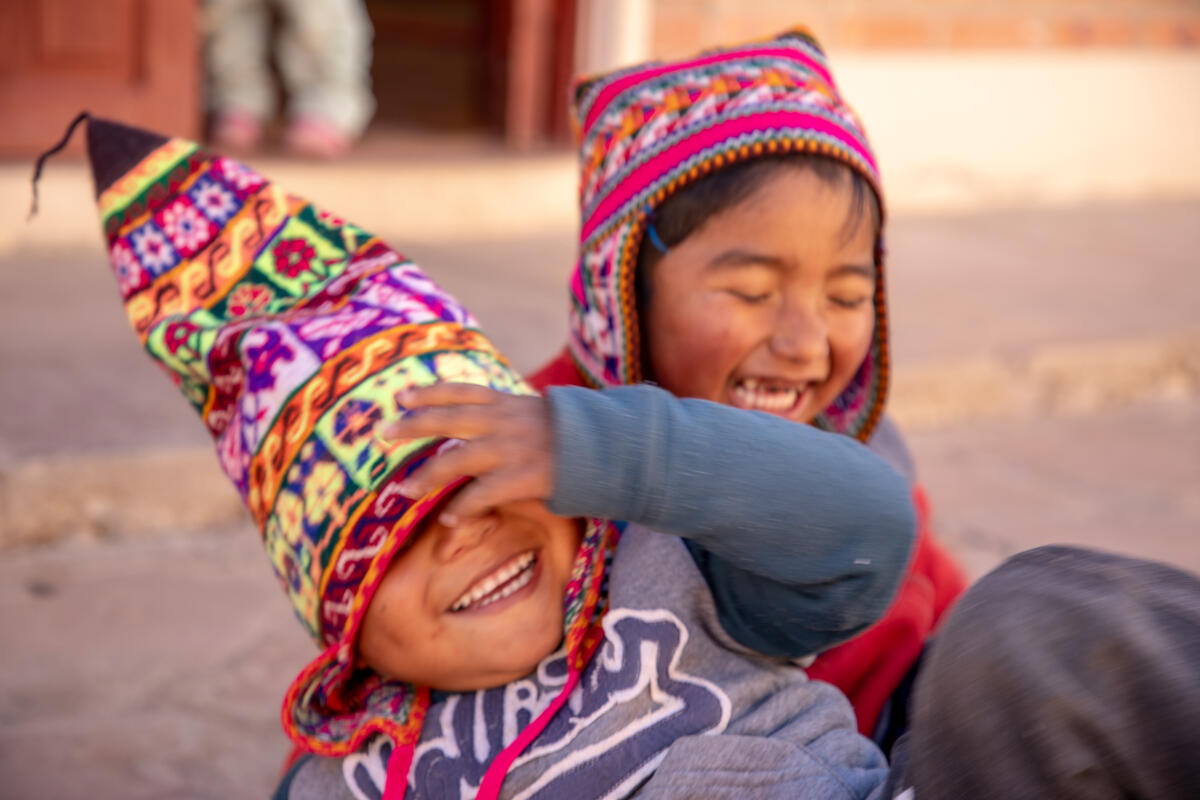 Las sonrisas de los niños y las niñas son el motor de nuestra sociedad. Una niñez feliz es una sociedad feliz. 😀