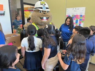 Together with @Texas_Trees, we are #FuelingOurEnergyFuture! Last week at @JubileePark, we planted 15 trees and distributed 125 trees, reminding our neighbors to #call811 to have underground utilities marked.🌳 #trees #gogreen #safedigging