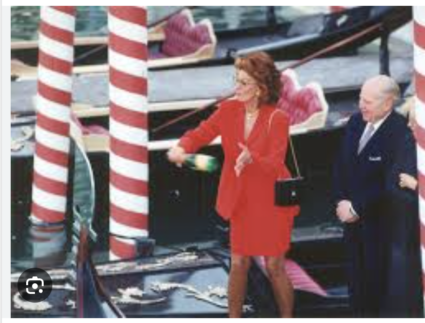 Good morning from The #WeMatter State. On this day in 1999, The Venetian opened on the site of the legendary Sands Hotel. Sheldon Adelson's resort cost $1.5 billion, and actress Sophia Loren was there to christen a gondola. Primary early voting: 22 Primary: 39 General: 186