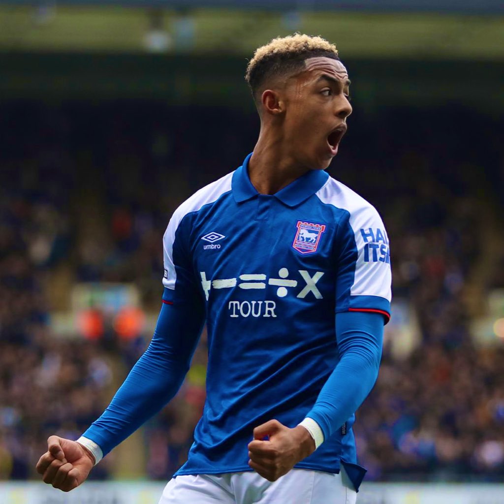 Omari Hutchinson has won Ipswich’s Player of the Month Award for April. 👏🏻💙

Ipswich need 1 point in their final game to get promoted to the Premier League