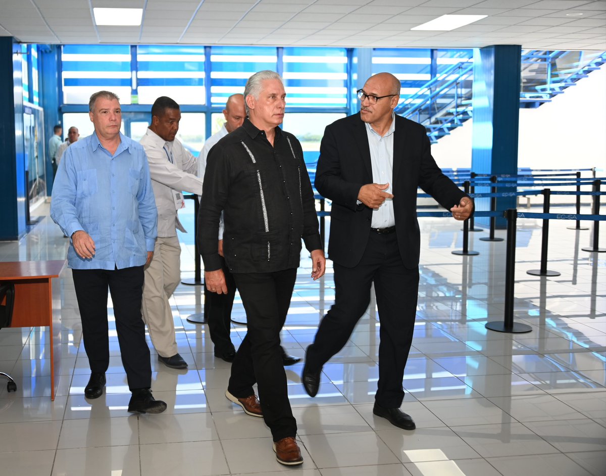 🇨🇺| El presidente @DiazCanelB está en el polo turístico Jardines del Rey, sede de #FITCuba2024, que sesiona desde el primero de mayo y hasta el día cinco. Recorre instalaciones turísticas y extrahoteleras de ese importante y bello polo turístico. #Cuba