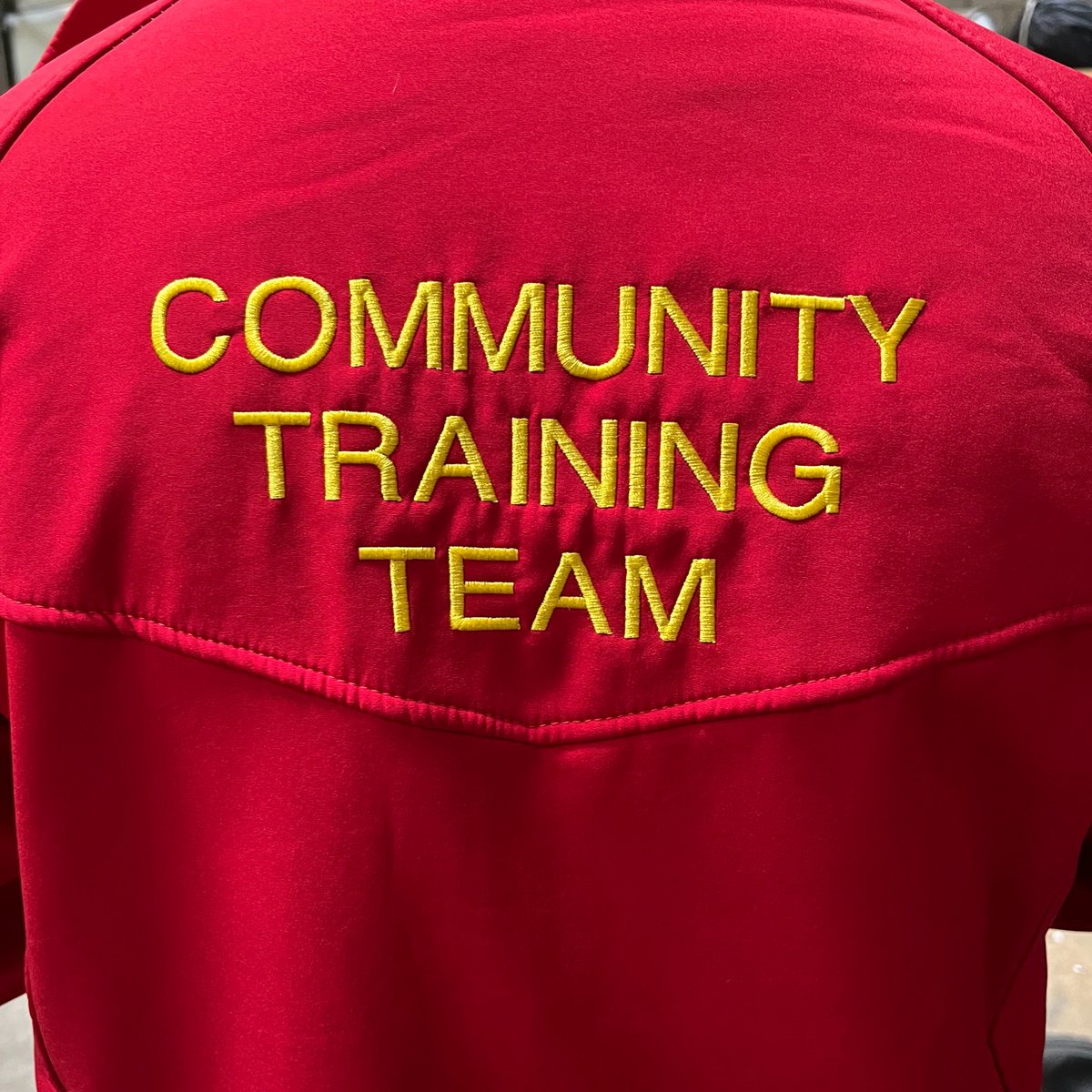 Knowing what to do when someone is in cardiac arrest could save a life. ❤️‍🩹
Our Community Trainers are volunteers who provide free CPR and defibrillator training across the East Midlands. To book your free session and find out more information on CPR, visit emas.nhs.uk/join-team-emas…