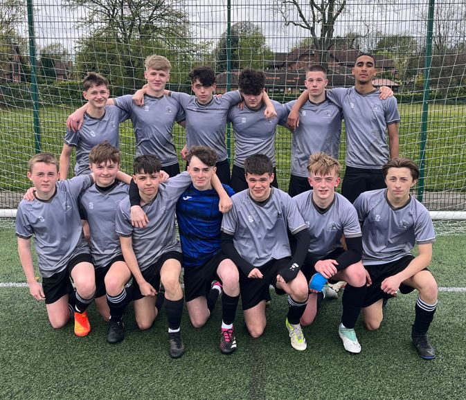 Our Year 11 boys’ football team beat Archbishop Temple 3-1 on Monday 29th April. They have qualified for the Lancashire Cup Final on Tuesday 7th May, at Darwen FC VS Ribblesdale ⚽️ Well done everyone 👏 balshaws.org.uk/news/2024-05-0…