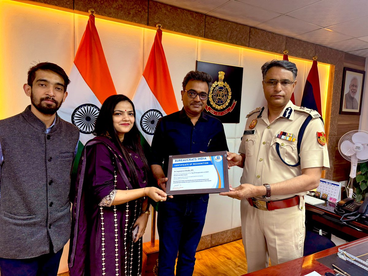 #BIAchievers2024

Team Bureaucrats India felicitated senior IPS officer Dr @SagarHoodaIPS, Special CP @DelhiPolice for his exemplary professionalism and sharp policing acumen. He featured in our list of Top 23 Changemakers of 2023. We wish continued success in his endeavours.