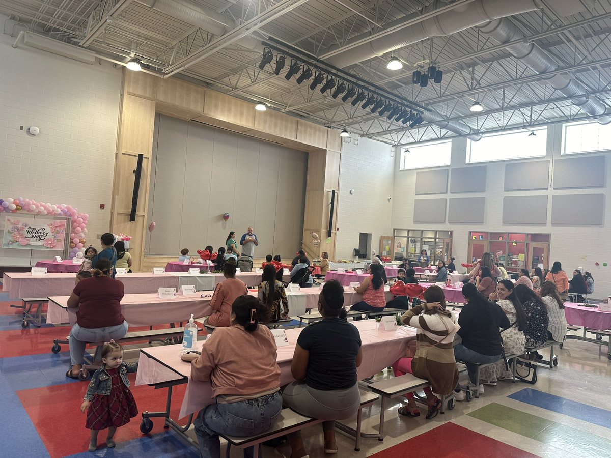 We hosted our Mother's Day celebration event with @BrighterBites & the Omelette Chef!!! The mothers enjoyed breakfast with their children and were able to enjoy a few self care techniques!!!! Thank you so much everyone! 💎 @CherokeeLane_ES