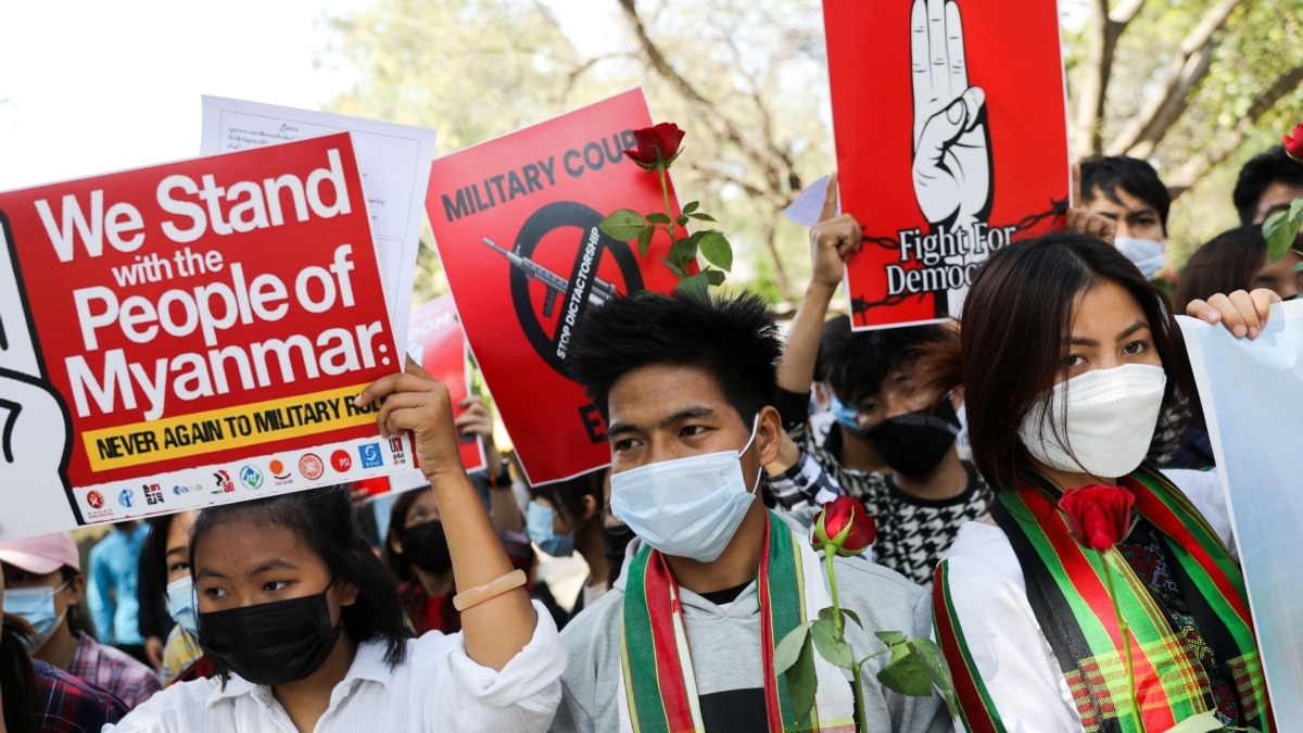 Since the military staged a coup d’état on 1 February 2021, press freedom declined dramatically in #Myanmar. Alongside China, Myanmar has jailed the highest number of journalists in the world. #WorldPressFreedomDay Find out more: freepressunlimited.org/en/countries/m…