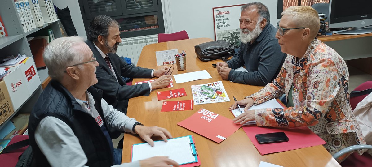 Con las asociaciones memorialistas de #Teruel Nuestra senadora @MariaJosVillal4 coincide con el informe de la ONU 🇺🇳 que denuncia vulneración de DDHH por las 'leyes de concordia' de PP y Vox. Como la que ya van a aplicar en Aragón, Castilla y León y en el País Valenciá.