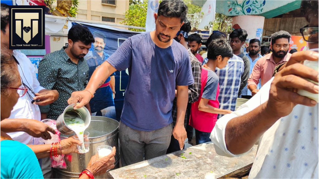 Today @TeamTarakTrust Tuni Members Distributed Butter Milk To The People In Tuni Town To Beat The Summer Heat .. @tarak9999 ❤️ #TTTForNeedy