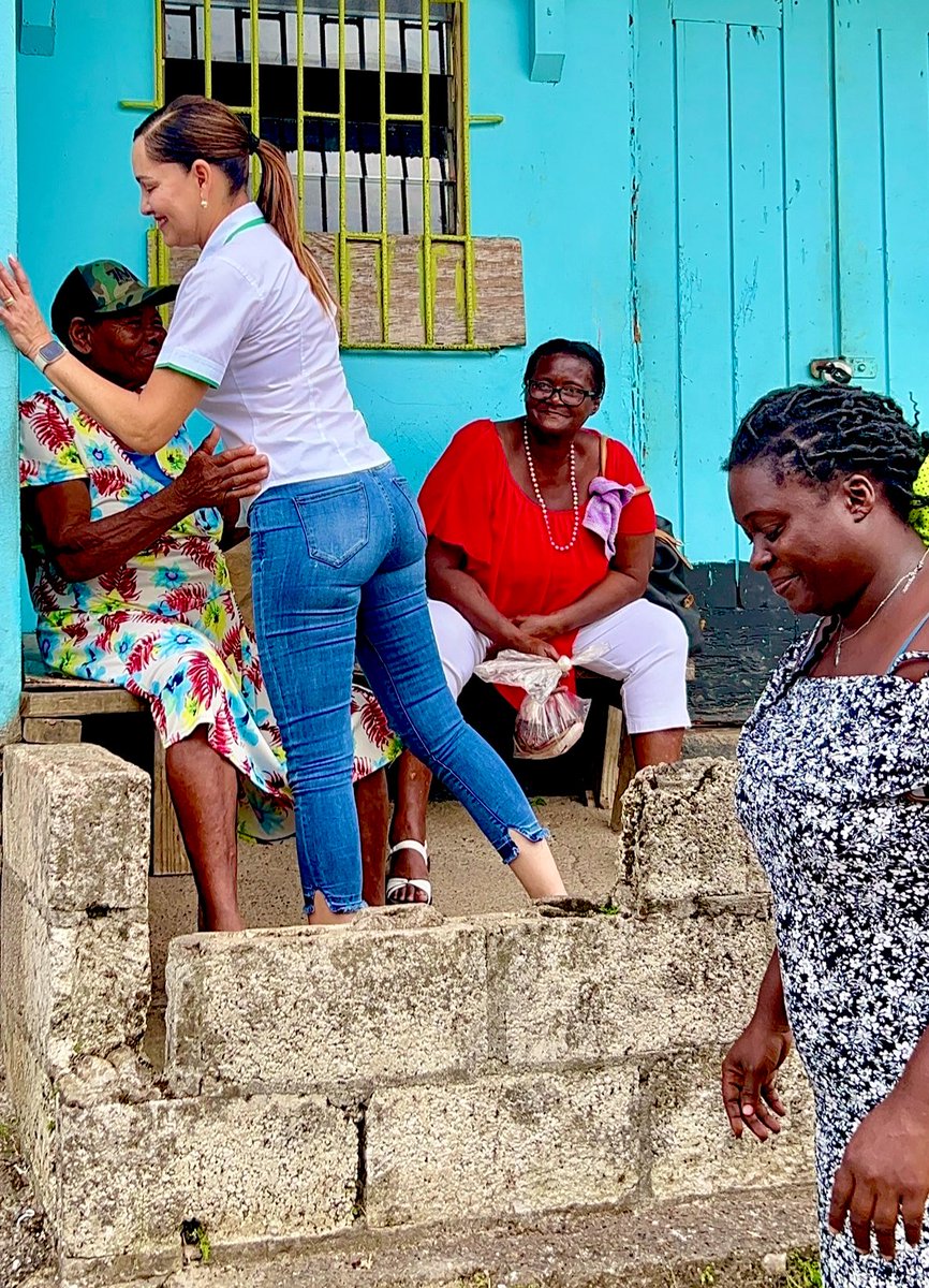 GM #Jamaica! “The desire to reach for the stars is ambitious. The desire to reach hearts is wise.” #Focus #DreamBig #Believe #WorkForItNow #OneJamaica #OneLove #Blessings My #Portland 🇯🇲🙏❤️