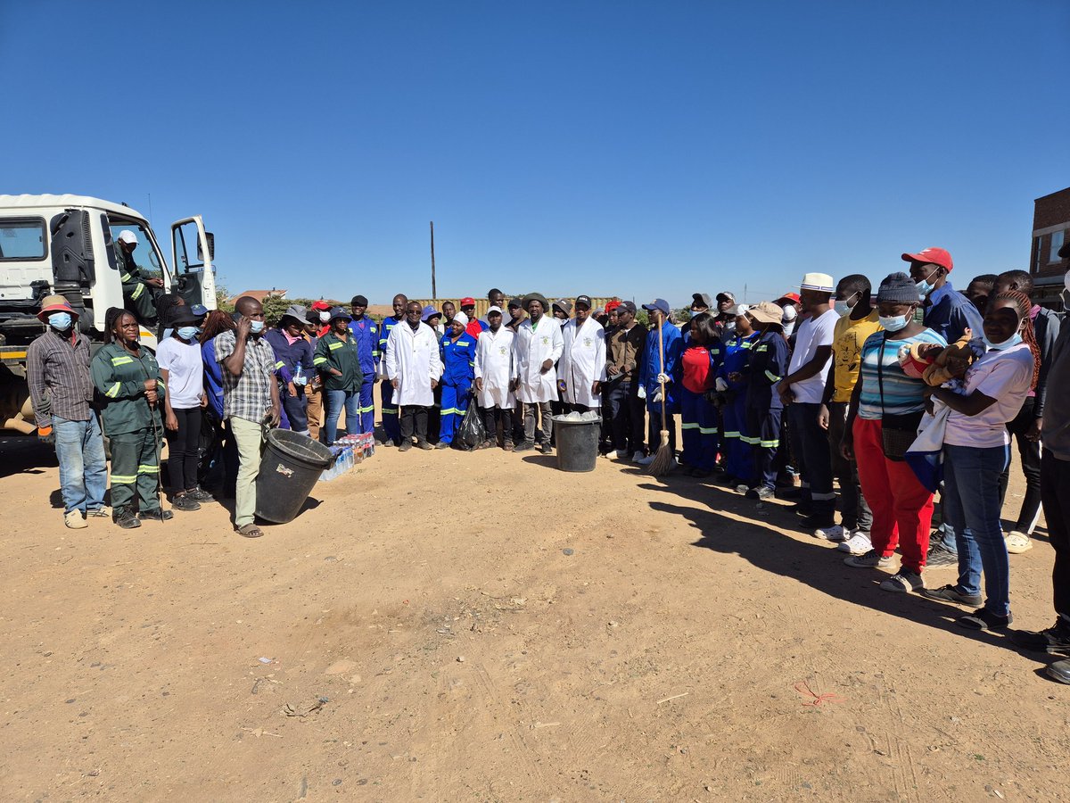 Ruwa Council clean-up day campaign. We continue to urge our residents to keep our town clean and refrain from dumping refuse at illegal dumpsites. As a council, we collect refuse every week, and we have been consistently doing so. #KeepRuwaClean