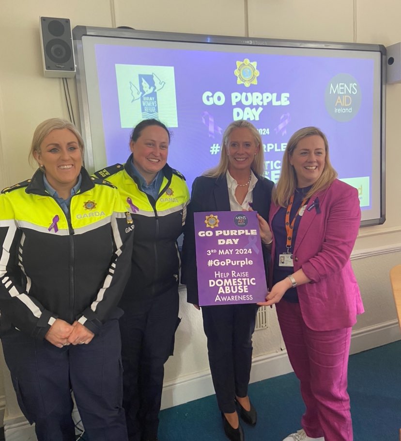 📍🟣 Marking #GoPurple in Bray, Co. Wicklow Garda Station, our CEO Kathrina Bentley was special speaker to Garda members & many frontline local support services from the area. 
 #DomesticViolence #CoerciveControl #Bray #Wicklow 🟣