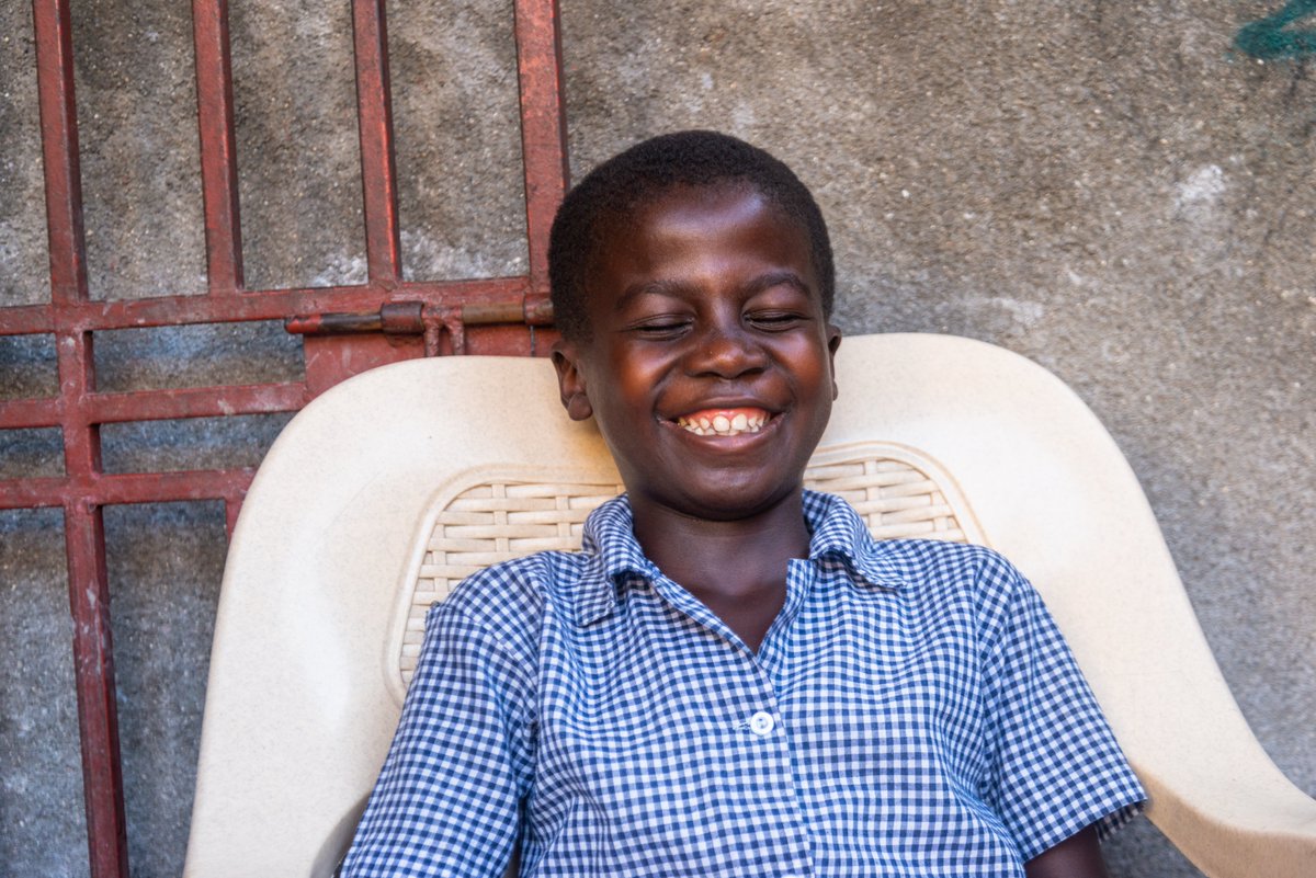 Yvenson asiste a una escuela apoyada por Save the Children, donde recibieron kits escolares, actividades psicosociales y apoyo sobre cómo afrontar el conflicto.