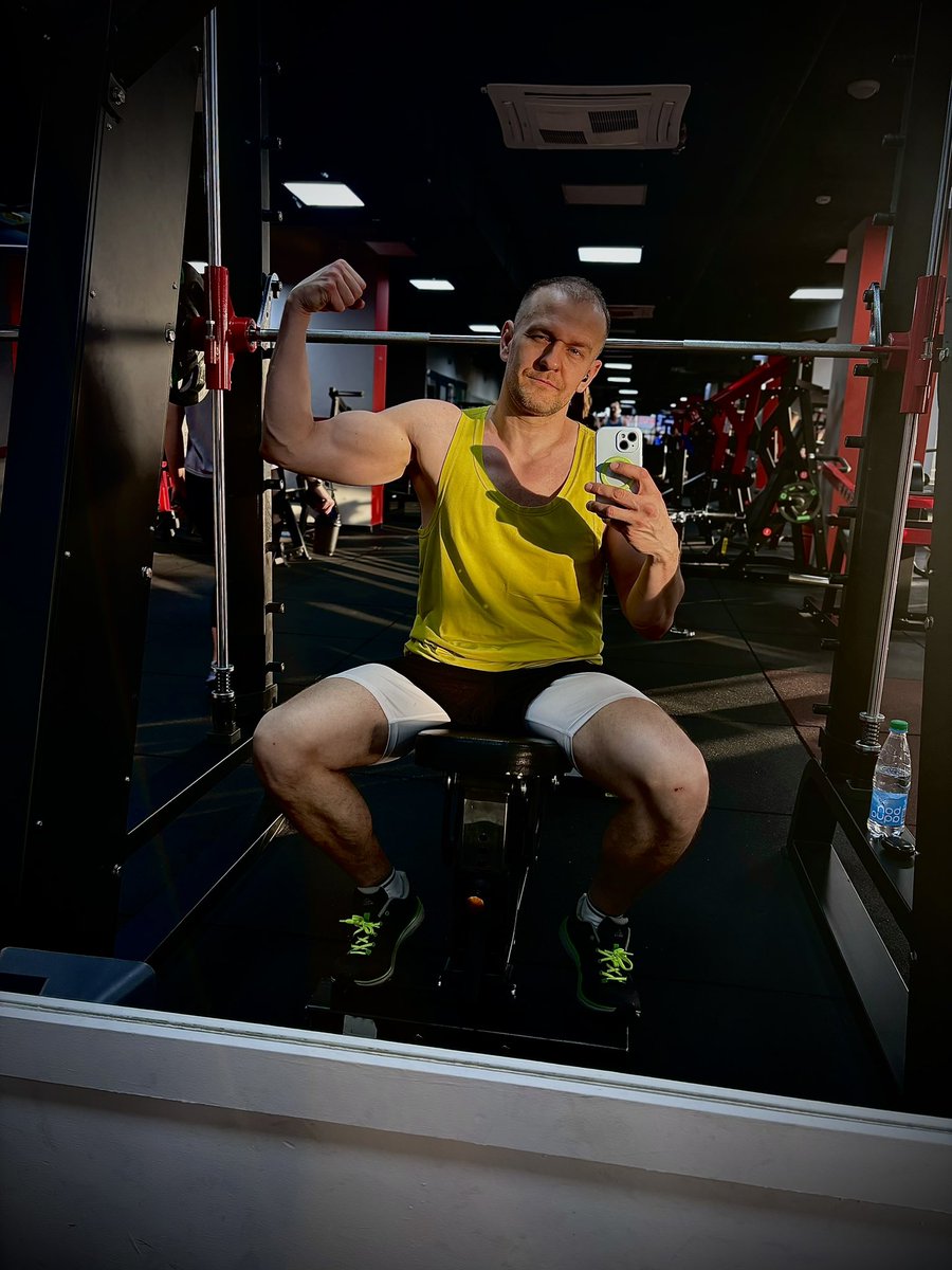 kirillminskby's tweet photo. Hey 💪 #gym #gymshark #body #changeyourbody #fit #fitness #man #men #guy #hot https://t.co/6hCMtoXpD5