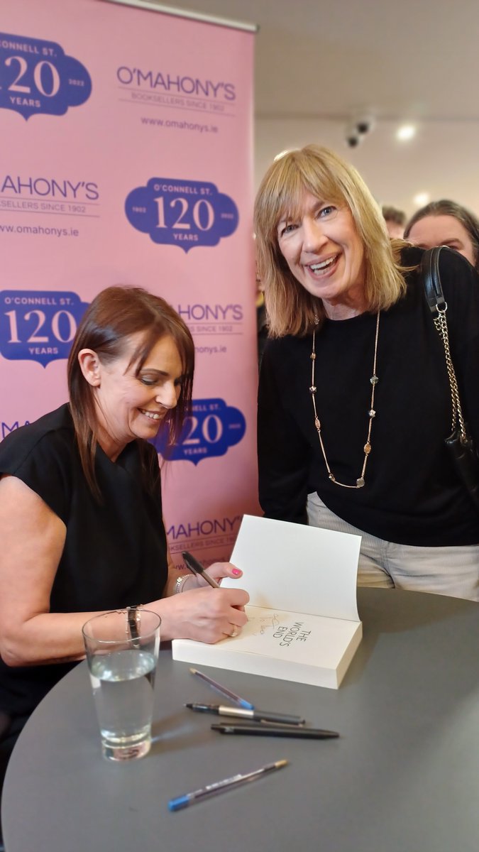 Thank you to everyone who joined us for another incredible author event yesterday as we celebrated the book launch of 'The World's End' by @KarenFitzgibbo7 ! Missed it? Don't worry, you can still get your hands on a copy through the link in our bio! #BookLaunch @ilovelimerick