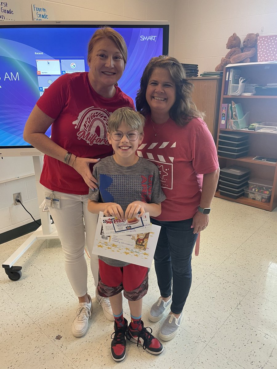 Congrats to these #MLBallstars for graduating CICO! We ♥️ed celebrating them this morning! <a href="/Milford_Schools/">Milford Schools</a> <a href="/KelliEllison40/">Kelli Ellison</a>