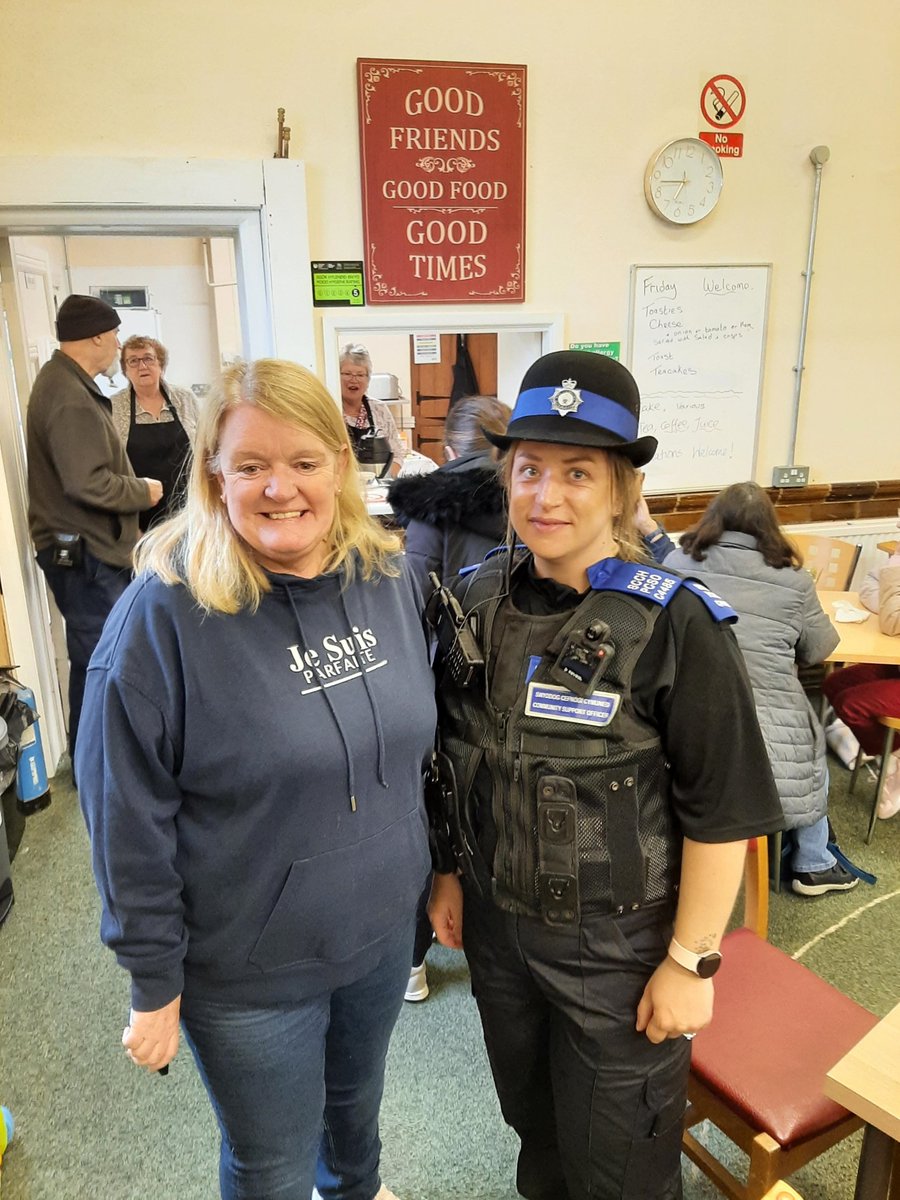 Meet the Neighbourhood Team! Introducing our newest member PCSO Kayleigh, she will cover the Sandycroft, Mancot, Hawarden and Ewloe area. Here she is earlier today visiting the Sandycroft Pantry #communitypolicing #hereforyou