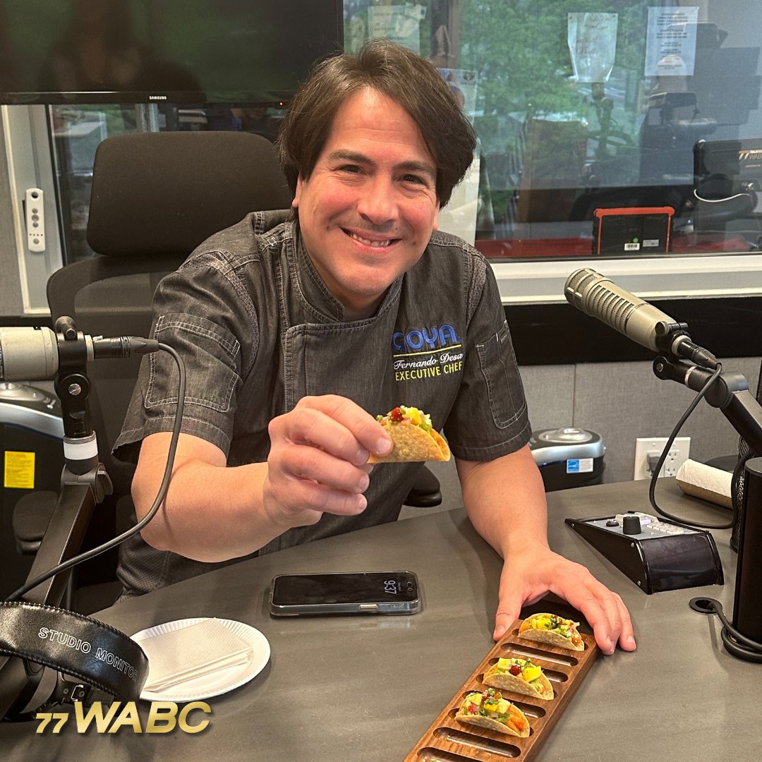 77 WABC is celebrating Cinco De Mayo! 

GOYA Foods executive chef Fernando Desa stopped by the 77 WABC studios to cook the most delicious meal: Taquitos de Aguachile de Camarónes! 

@sidrosenberg and Fernando chatted about the dish live on-air!

Sponsored by @GoyaFoods
