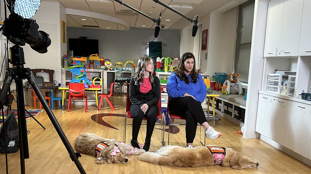 CleClinicNews's tweet image. ICYMI Kid and Trotter are ready for their close-ups!🐶
@GMA featured our favorite facility dogs this morning and the paws-itive impact they've had on more than 4,600 of our pediatric patients and their families. 🫶

Check out their story➡️ bit.ly/3UsKEFq