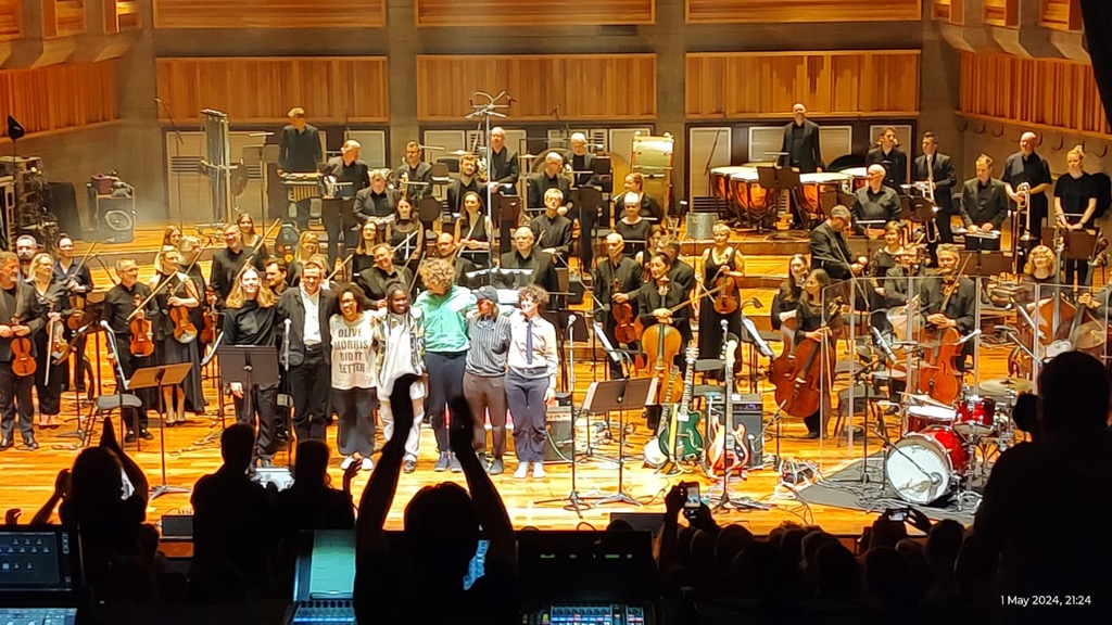 On May the 12th! you'll be able to listen to the concert played at the Southbank centre with the #BBCConcertOrchestra conducted by @robertamesmusic for @BBCRadio3 's Unclassified Live with @elizabethalker With orchestral works from #MoorMother & Jack Cooper (@m0dernnature )