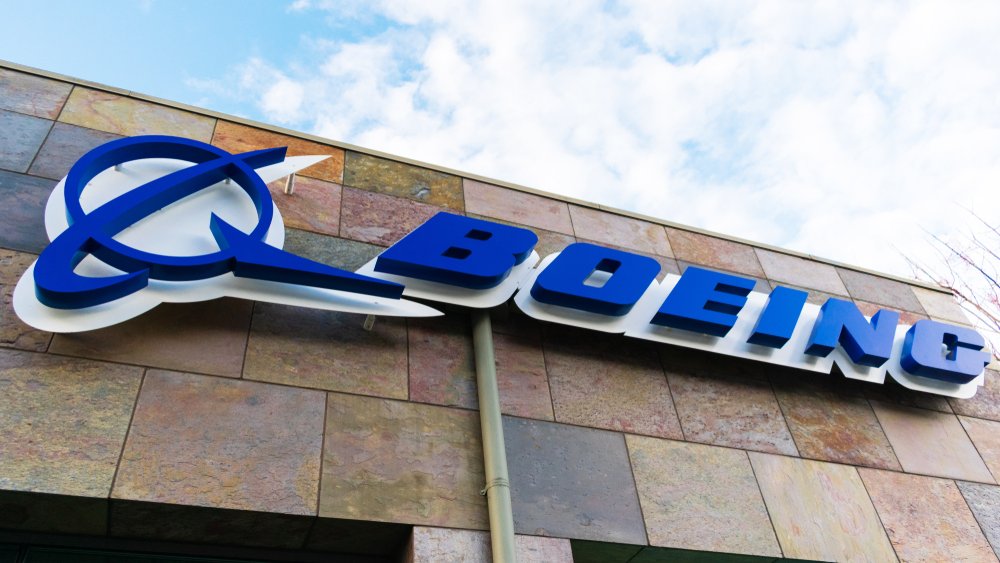 ✈️🔄 Problemas de suministro en #Boeing ( $BA): Las sanciones a Rusia🇷🇺 complican la #producción del 787 Dreamliner al interrumpir la fabricación de intercambiadores de calor. La nueva dificultad afecta las entregas y podría impactar a largo plazo. #CadenadeSuministro