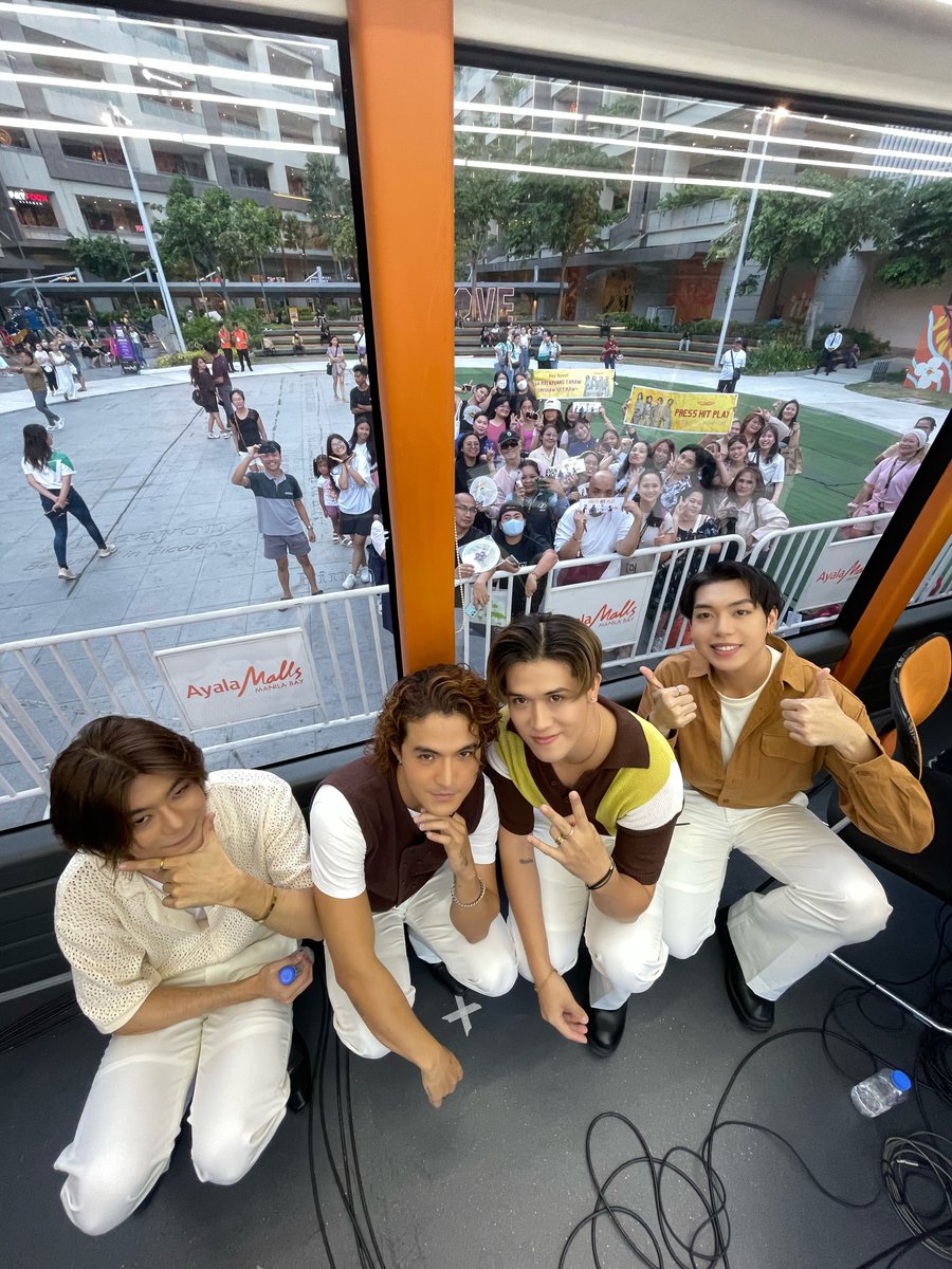 Thank you PEARLS for making our Wish Bus Roadshow guesting more fun and memorable today! We hope you enjoyed our performance. 🫶 PHP AT WISH BUS ROADSHOW #PHPatWishBus #Press_Hit_Play