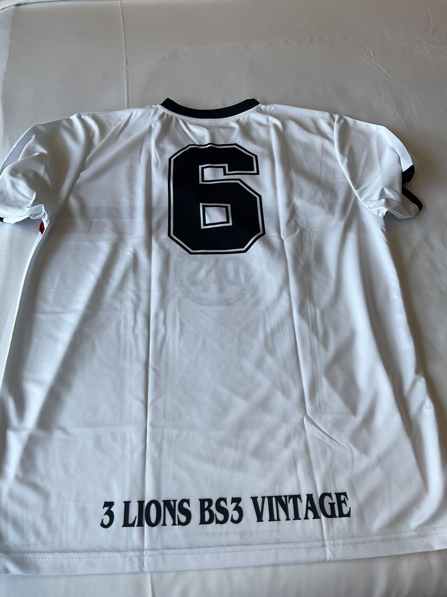 All available to grab now 3lions bs3 
Small to proper blokes size xxxl