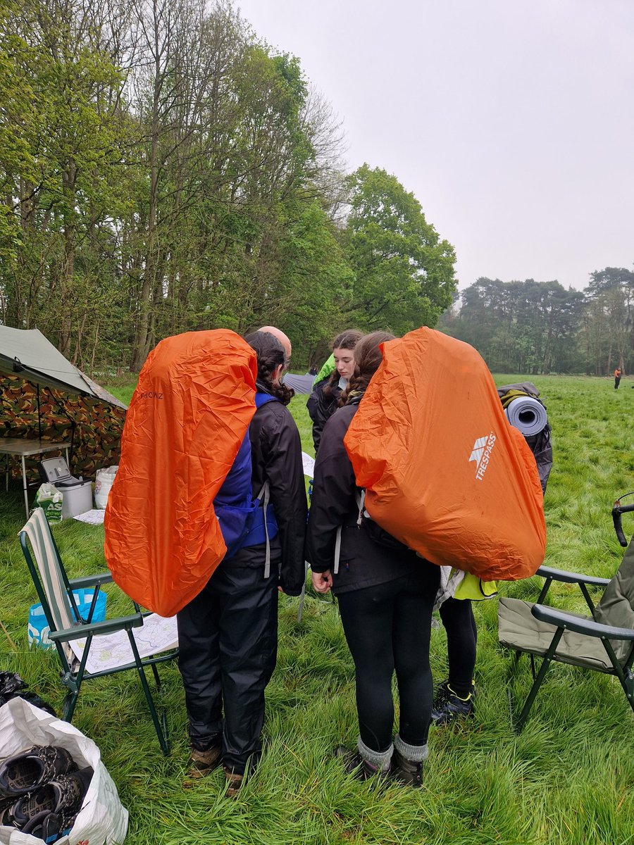 DAOSdofe's tweet image. DAOS Bronze.
After a stormy night the students set off on the second day of their expedition. Despite the odd detour all students did brilliantly to complete their Bronze practice expedition.
Looking forward to seeing you all for your assessed expeditions. We&apos;ll done!