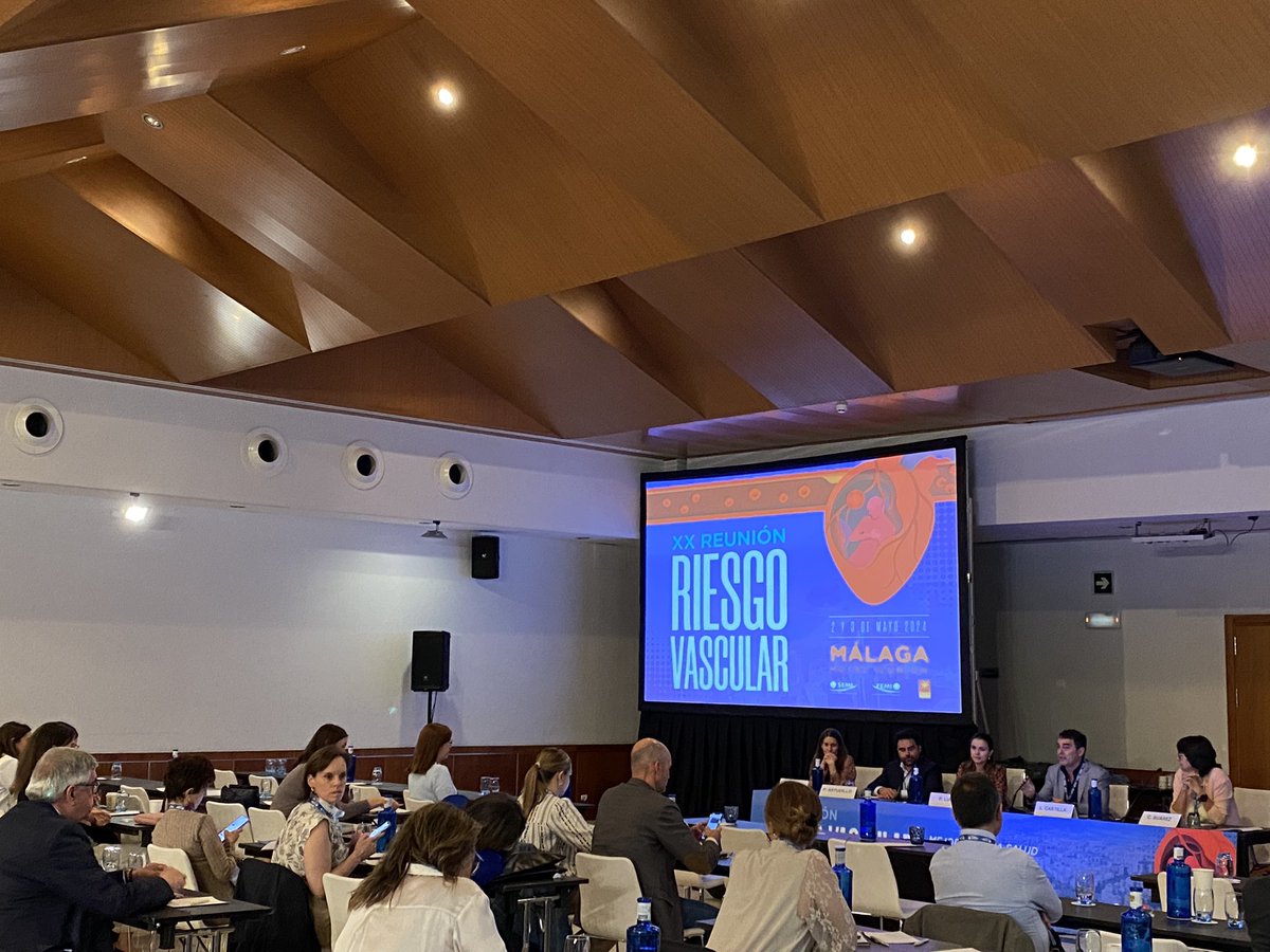 Sociedad Española de Medicina Interna (SEMI) (@sociedad_semi) on Twitter photo 📢🔴🩺 #20RVSEMI | Reunión de las Unidades de RV de la <a href="/Sociedad_SEMI/">Sociedad Española de Medicina Interna (SEMI)</a>. 20 años del Grupo <a href="/gt_rcv/">GT Riesgo Vascular SEMI</a> de SEMI.
🔹 Moderadores: Dr. Castilla Guerra y Dra. Suárez Fdez.
🔹 Ponentes: Dra. @nayade94 (Red RIVAS), Dr. Astudillo <a href="/medpabloastu/">Pablo Astudillo</a> (Qué opinan los residentes del RV), Dra. 📢🔴🩺 #20RVSEMI | Reunión de las Unidades de RV de la <a href="/Sociedad_SEMI/">Sociedad Española de Medicina Interna (SEMI)</a>. 20 años del Grupo <a href="/gt_rcv/">GT Riesgo Vascular SEMI</a> de SEMI.
🔹 Moderadores: Dr. Castilla Guerra y Dra. Suárez Fdez.
🔹 Ponentes: Dra. @nayade94 (Red RIVAS), Dr. Astudillo <a href="/medpabloastu/">Pablo Astudillo</a> (Qué opinan los residentes del RV), Dra.