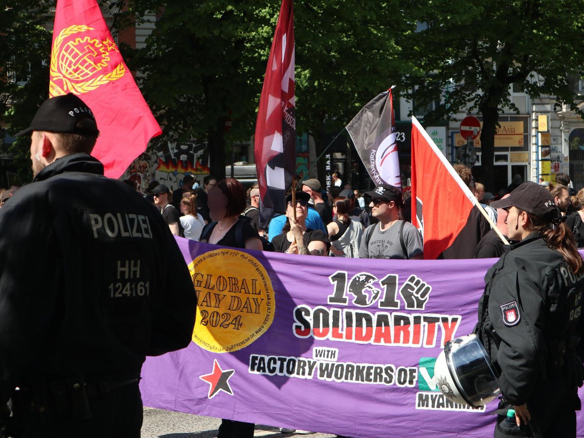 Comrades of @hamburgwobblies and @FauHamburg stand united with factory workers at VIP Myanmar: globalmayday.net/gmd2024/report…
A statement by the Federation of General Workers Myanmar was read out to the 2 000 participants.

#globalmayday2024
#1world1struggle